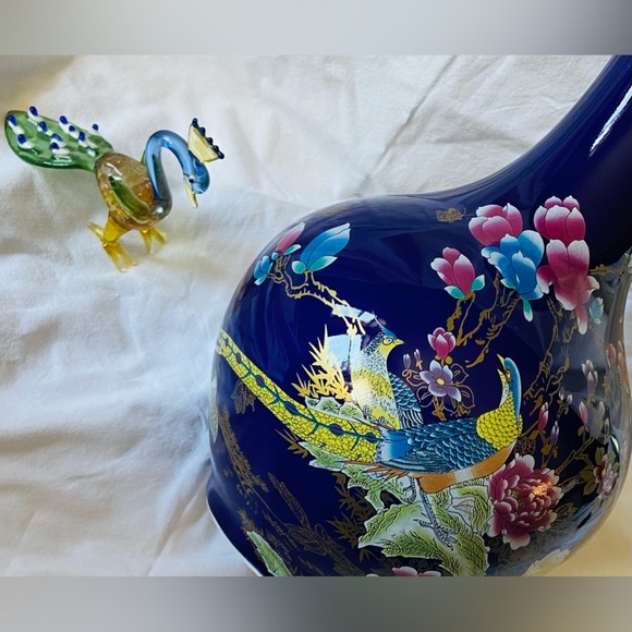 NWT Exotic Orient Style Vase Adorned w/Graceful Birds & Orchids- Pottery Picture - Picture 13 of 16